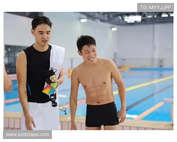 全球足球明星腹肌展示合集让你领略运动魅力与健美身材