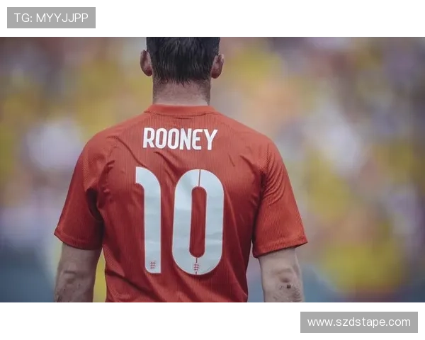 高清足球明星摆件图片欣赏展现运动魅力与艺术之美