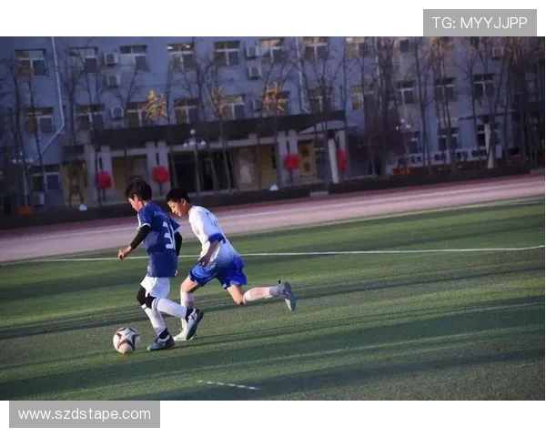 黄静专访：从绿茵场到人生舞台的足球旅程回顾与展望